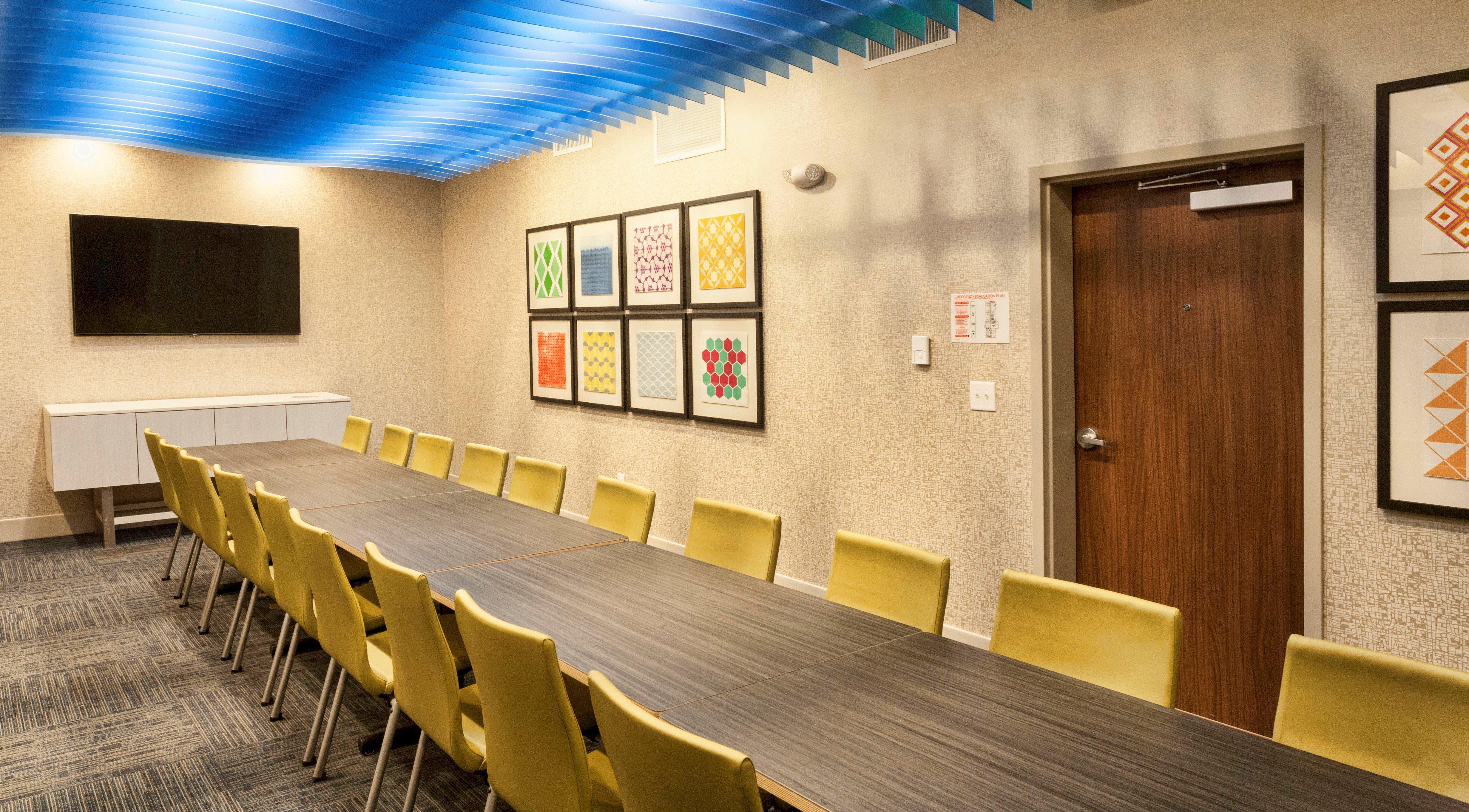 Holiday Inn Express & Suites - Dodge City By Ihg Zewnętrze zdjęcie