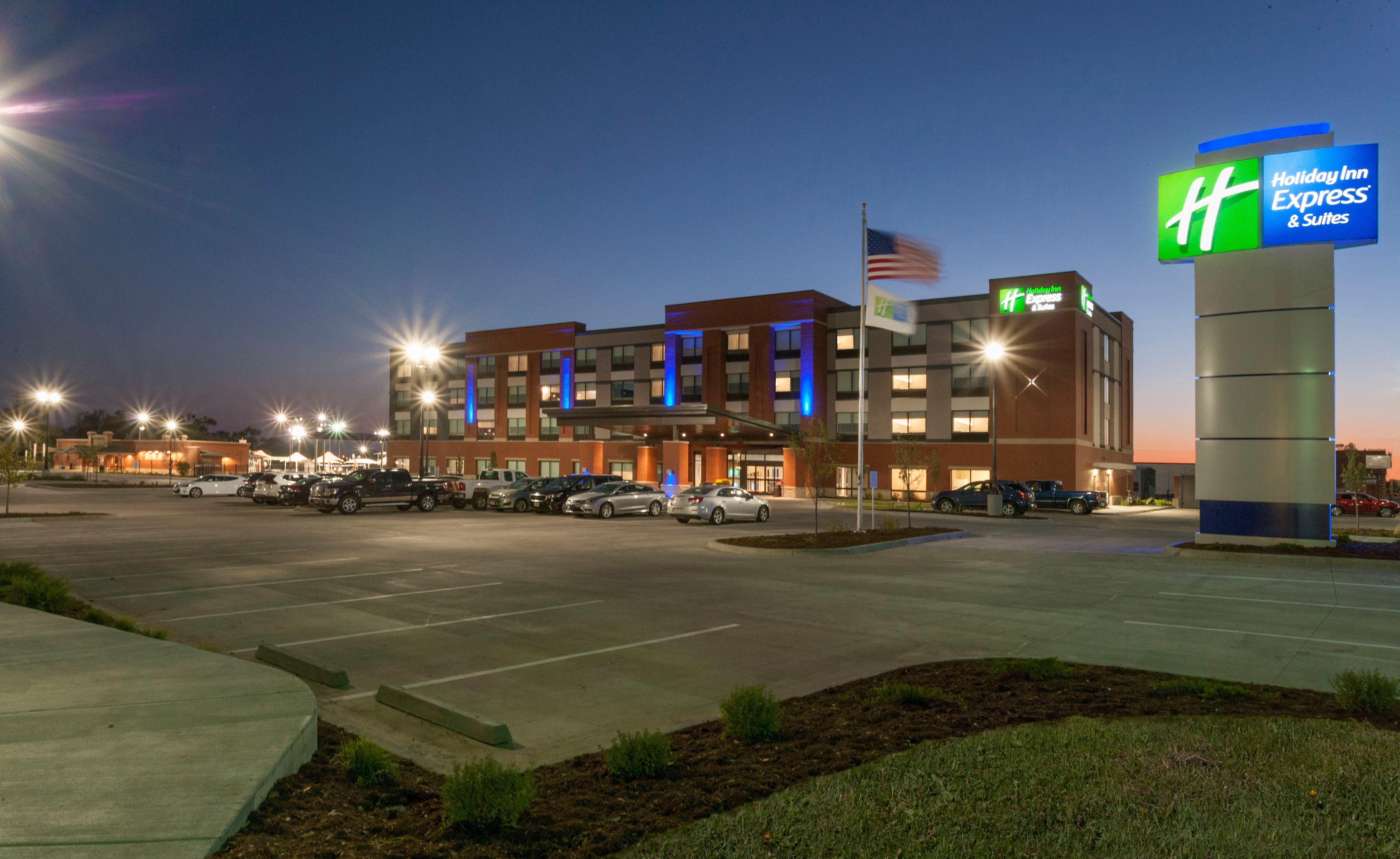 Holiday Inn Express & Suites - Dodge City By Ihg Zewnętrze zdjęcie